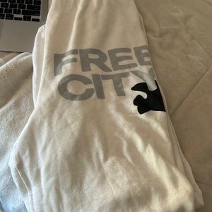 White free city sweatpants